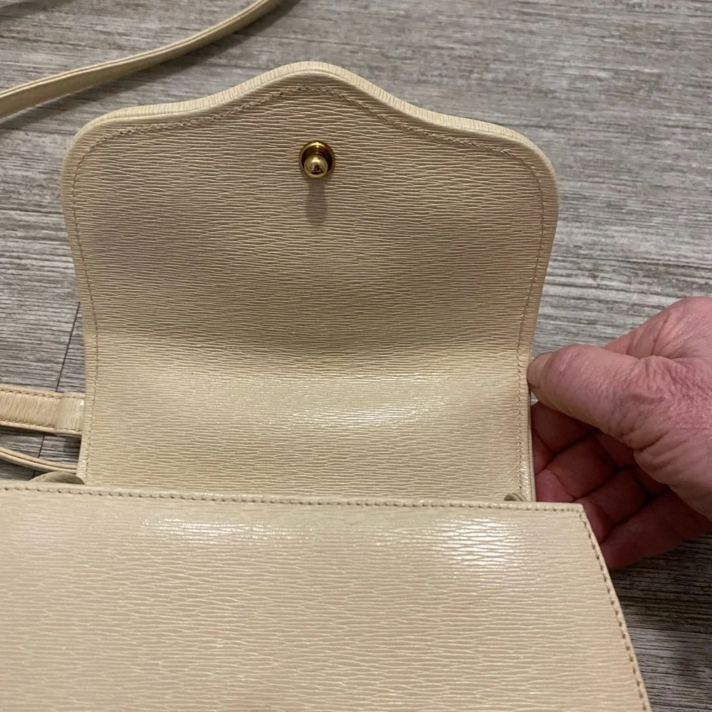 Barry Kieselstein-Cord  cream colored leather shoulder bag signature Alligator - Picture 14 of 16